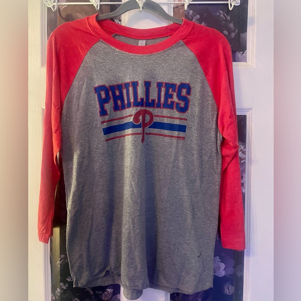 Philadelphia Phillies 3/4 sleeve raglan T shirt.